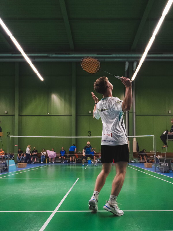 Hráč SK Kuklenská během utkání o postup B týmu do 1. ligy
